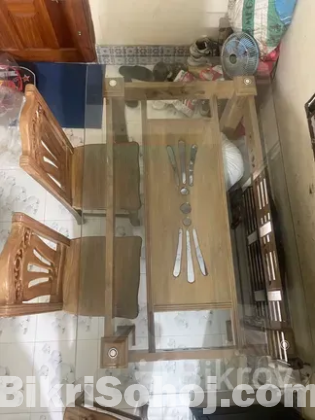 ডাইনিং টেবিল ও চেয়ার